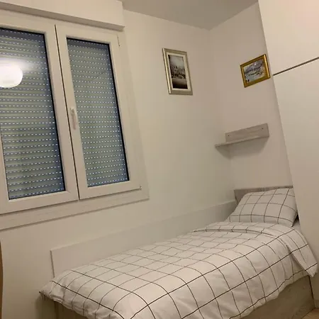 Luxury Marko Σπλιτ